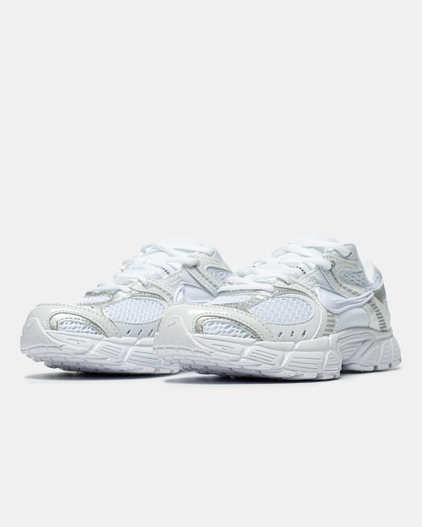 Nike V5 RNR ‘White Metallic Silver”