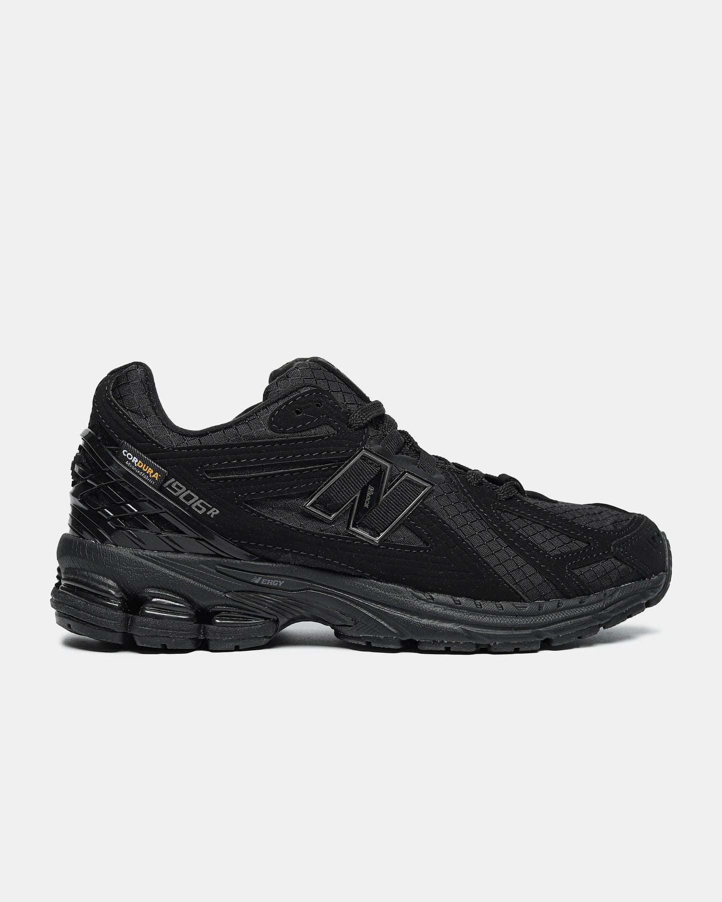 New Balance1906R ‚Cordura Pack Triple Black