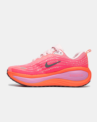 Nike Vomero Plus "Hyper Pink"