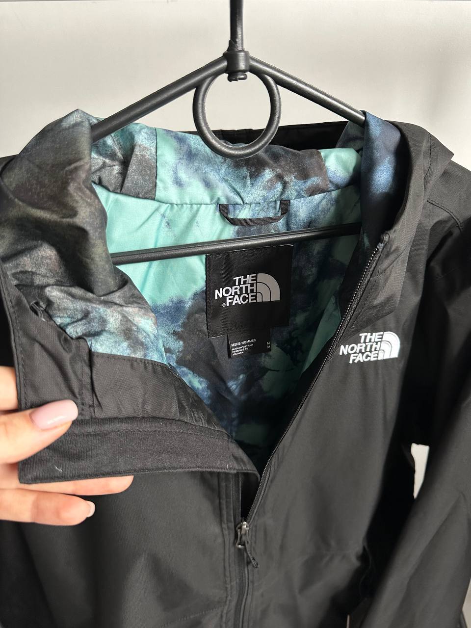 Вітровка  The North Face