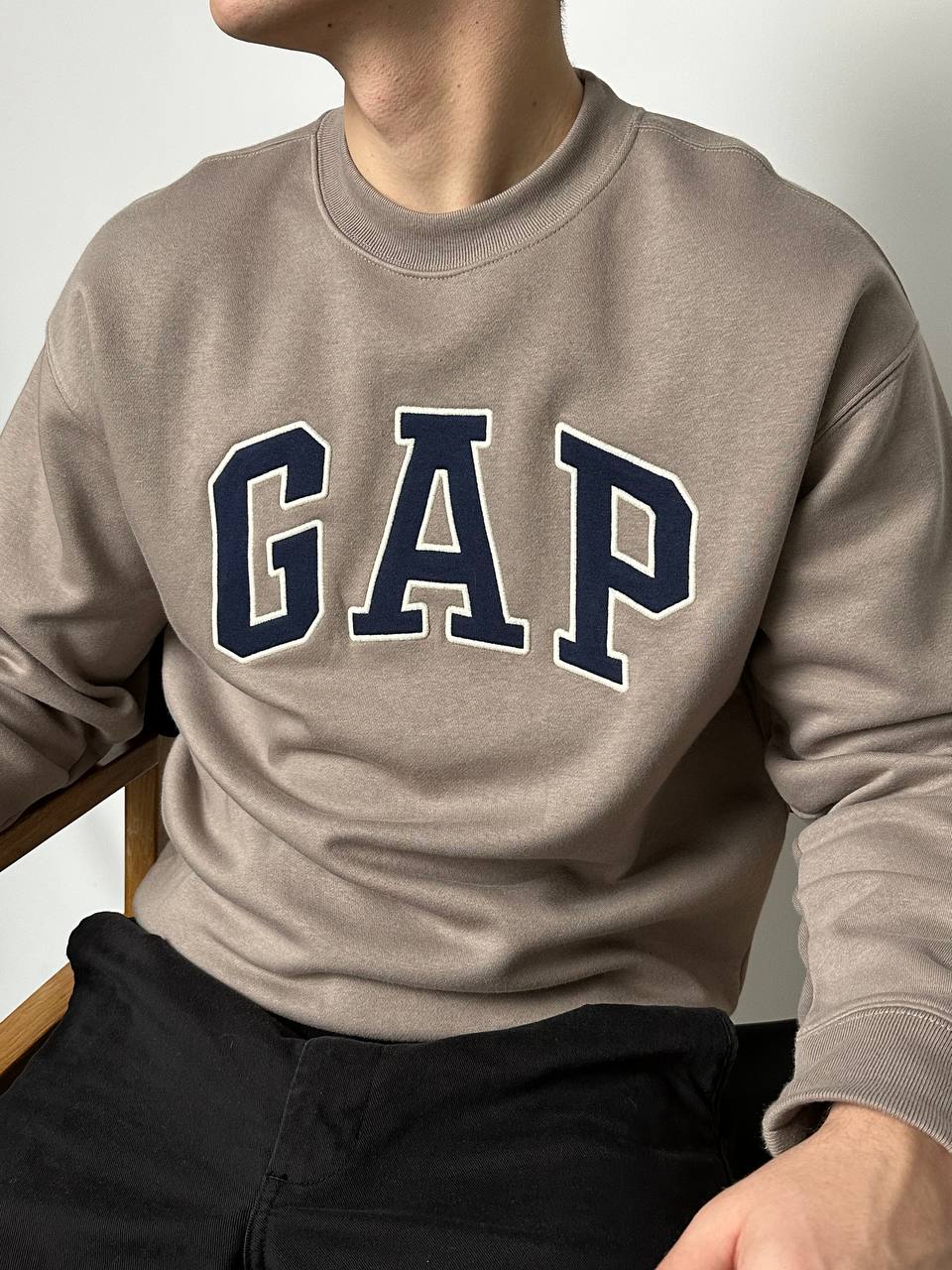 GAP LOGO SWEATSHIRT «COOL BROWN»