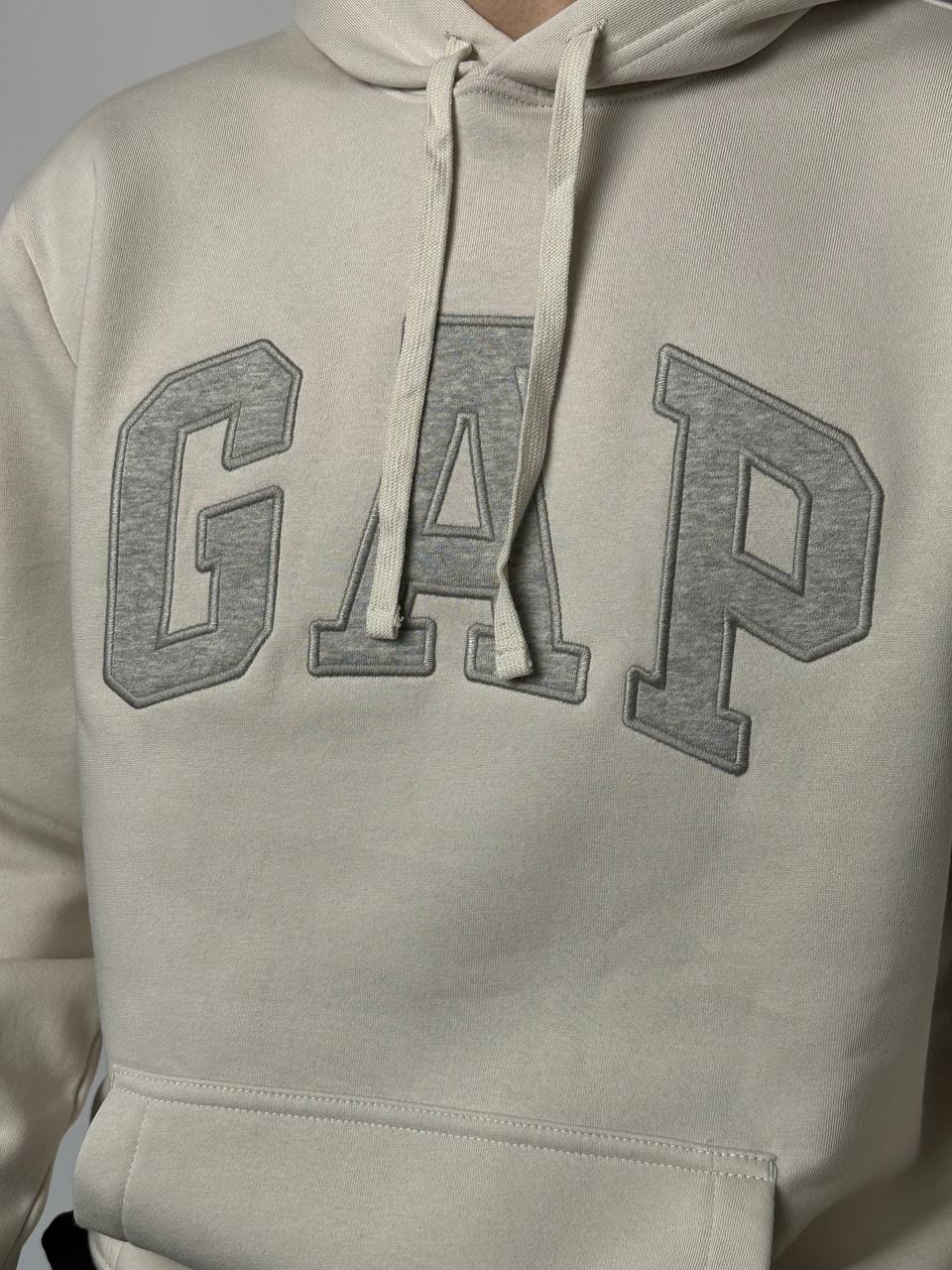 GAP LOGO FLEECE HOODIE «UNBLEACHED WHITE»