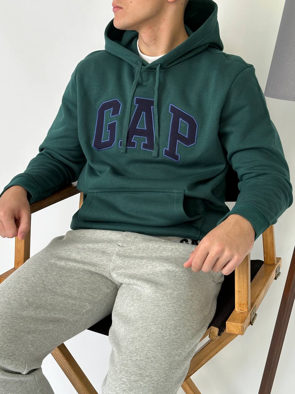 GAP LOGO FLEECE HOODIE «JUNE BUG»