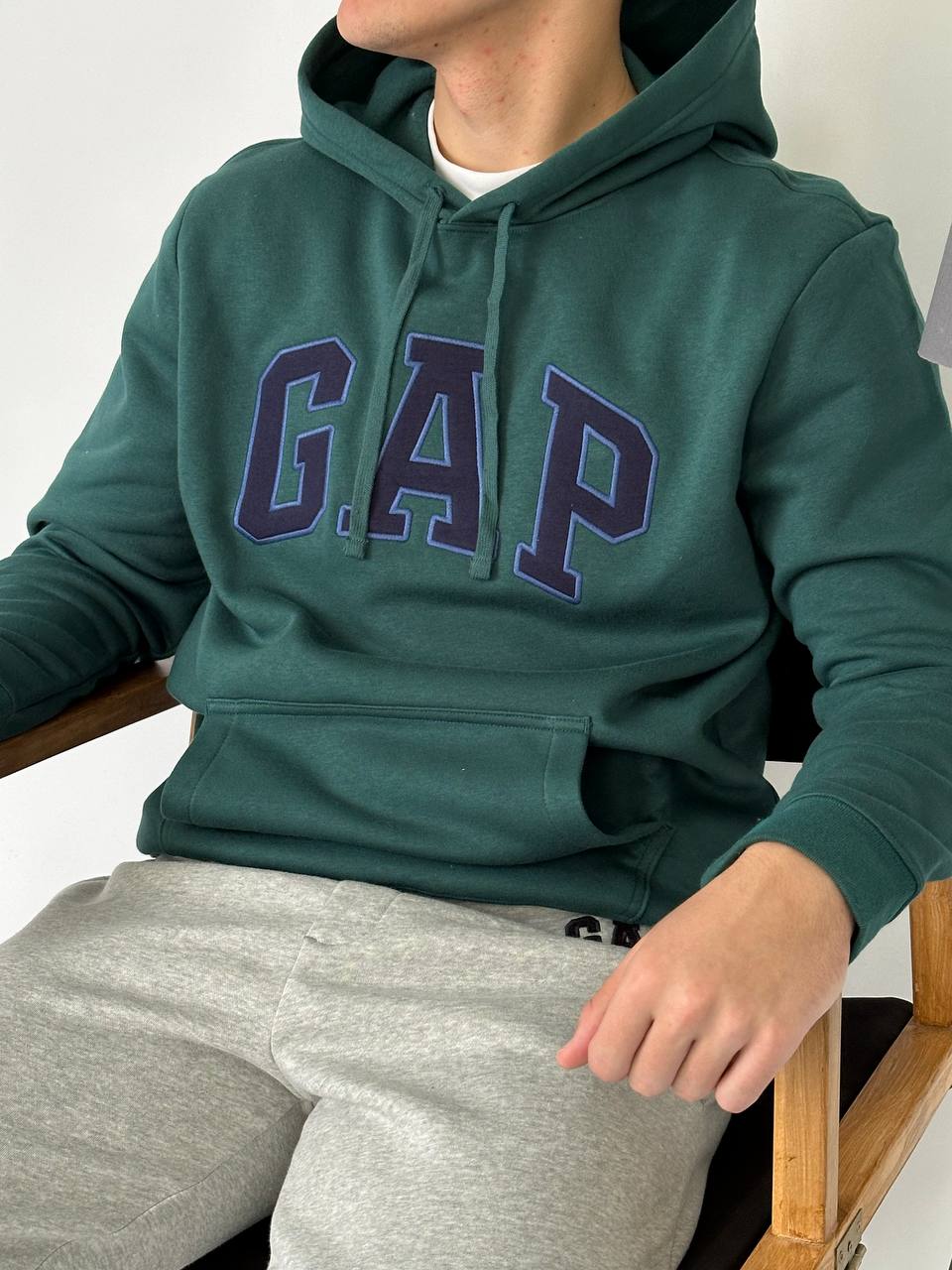 GAP LOGO FLEECE HOODIE «JUNE BUG»