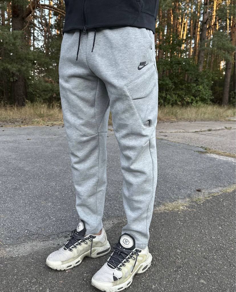 Штани NIKE Tech Fleece